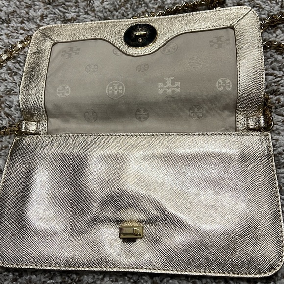 Tory Burch Gold crossbody with chain - Picture 7 of 7